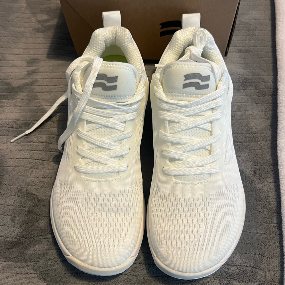 New- White Strike Movement Haze Trainner